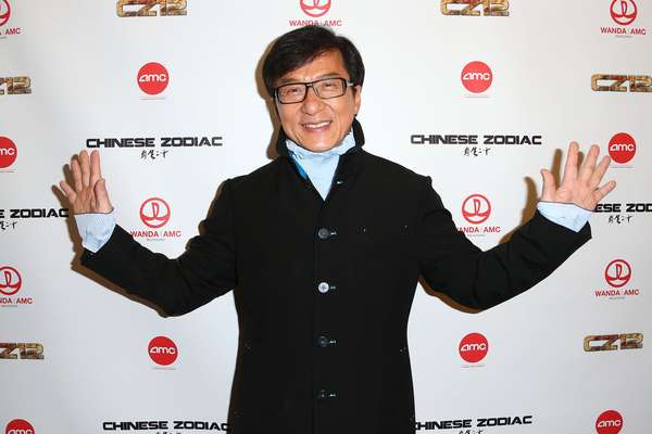 Photo of Jackie Chan oferece R$ 615 mil por ‘cura’ contra coronavírus