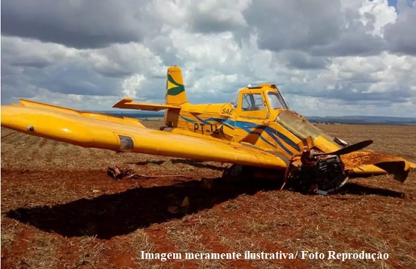 Photo of QUERÊNCIA – Avião agrícola cai e deixa vítima fatal