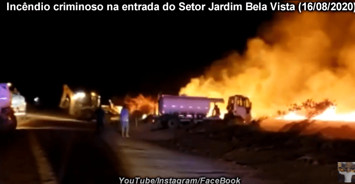 Photo of QUERÊNCIA-Incêndio criminoso na entrada do setor Jardim Bela Vista;Vídeo