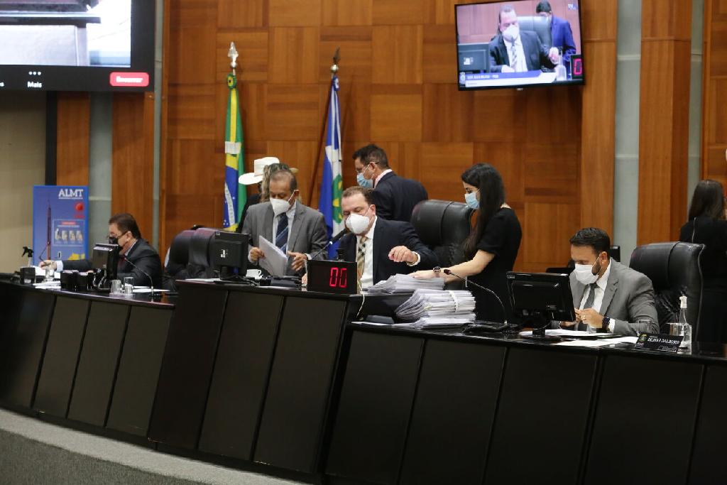 Photo of Deputados aprovam por unanimidade projeto do Governo de MT que isenta IPVA