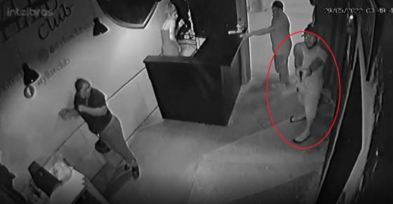 Photo of Sinop- Vídeo mostra momento em que bandido mata garota com tiro no pescoço em boate
