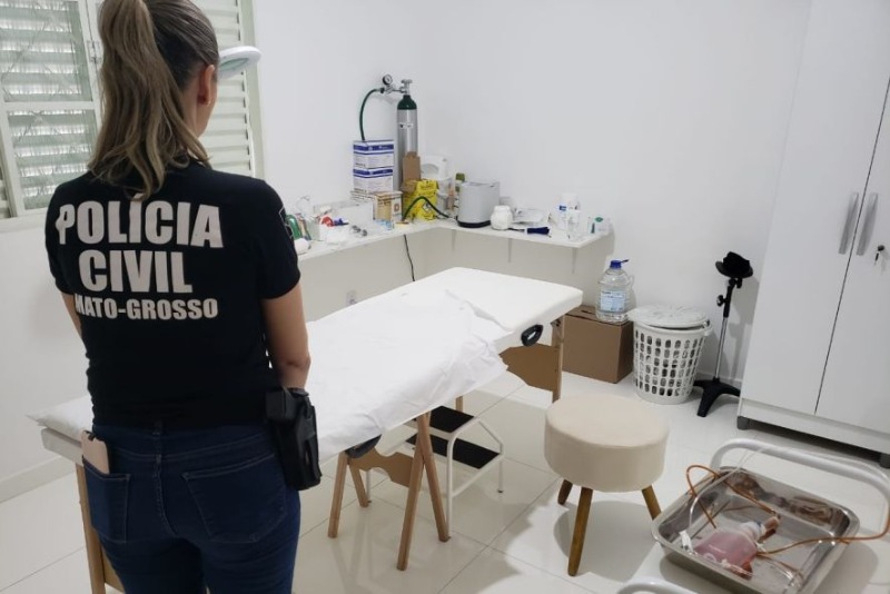 Photo of Polícia invade clínica clandestina de mulher que dizia ser médica em Cuiabá