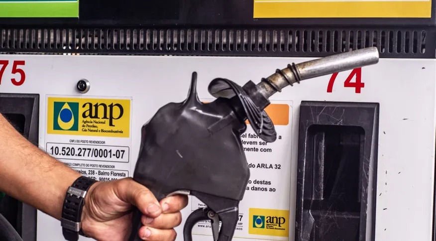 Photo of Preço médio da gasolina registrou queda de 30% em dois meses, aponta ANP