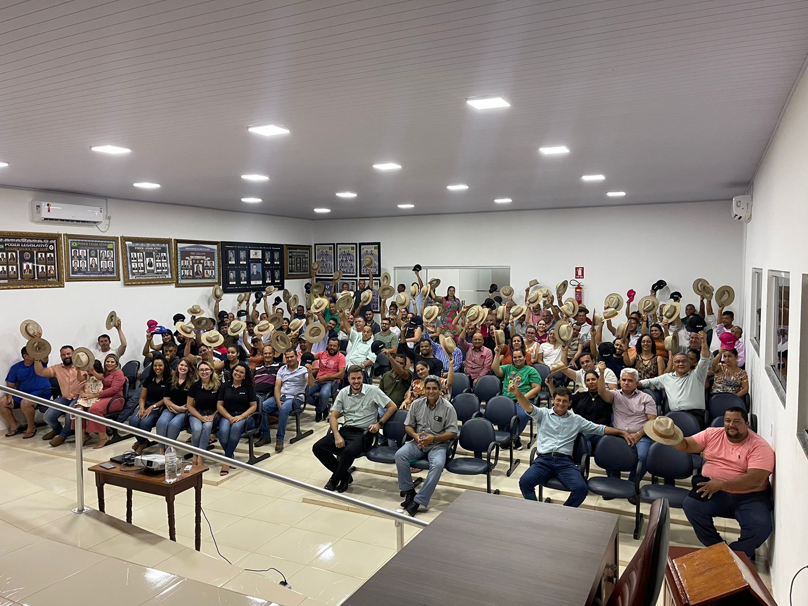 Photo of Comunidade firma parceria com o Sicredi para abertura de agência em Santa Fé de Goiás-GO