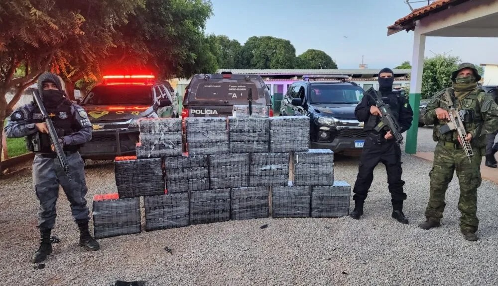 Photo of Forças de segurança apreendem quase 500 quilos de cloridrato de cocaína em Brasnorte