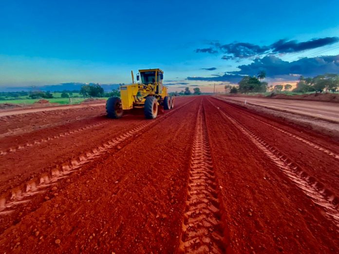 Photo of Parceria entre Governo do Estado, Prefeitura de Querência e produtores rurais irá pavimentar 53 km da MT-109