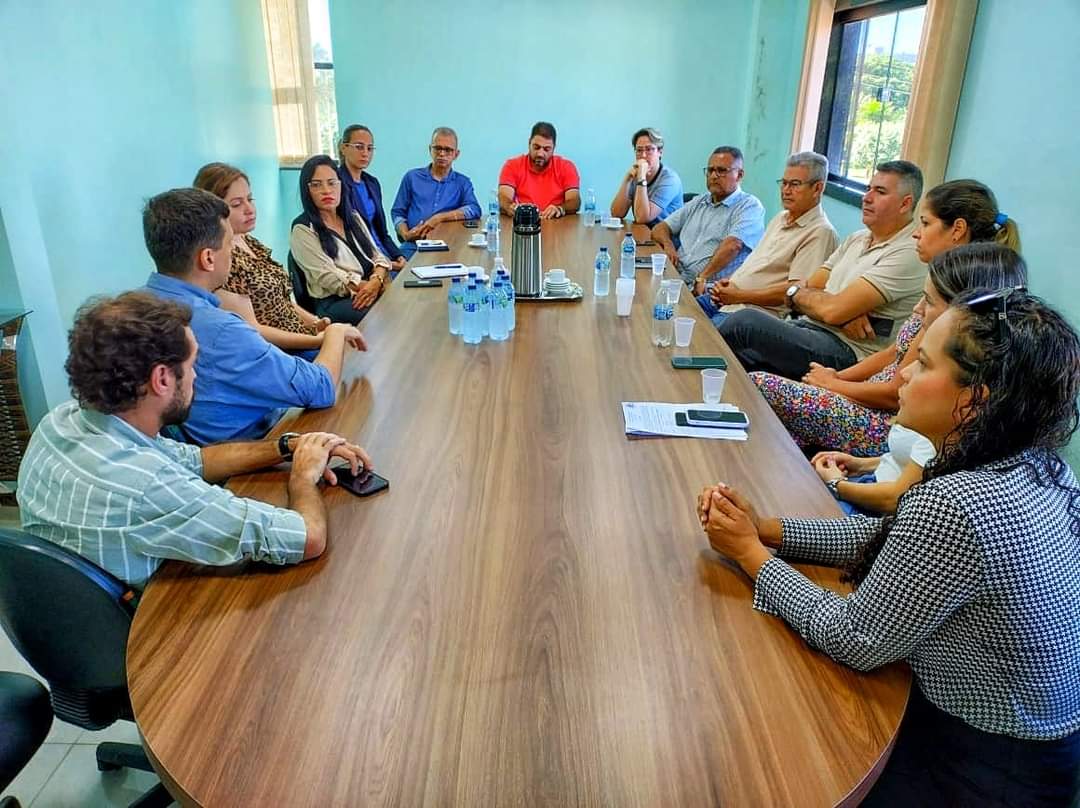 Photo of Reunião com Profissionais da Saúde e Poder Legislativo de Querência