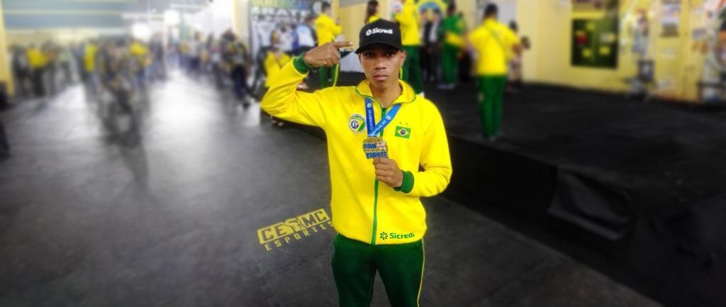 Photo of Patrocinado pela Sicredi Araxingu, atleta vence Pan-Americano de Karatê e se classifica para mundial