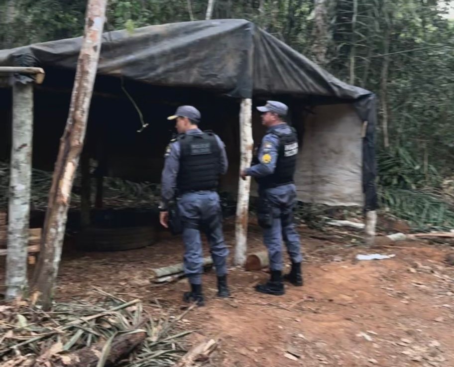 Photo of MT- Policiais da Patrulha Rural prendem quatro pessoas por invasão a fazenda