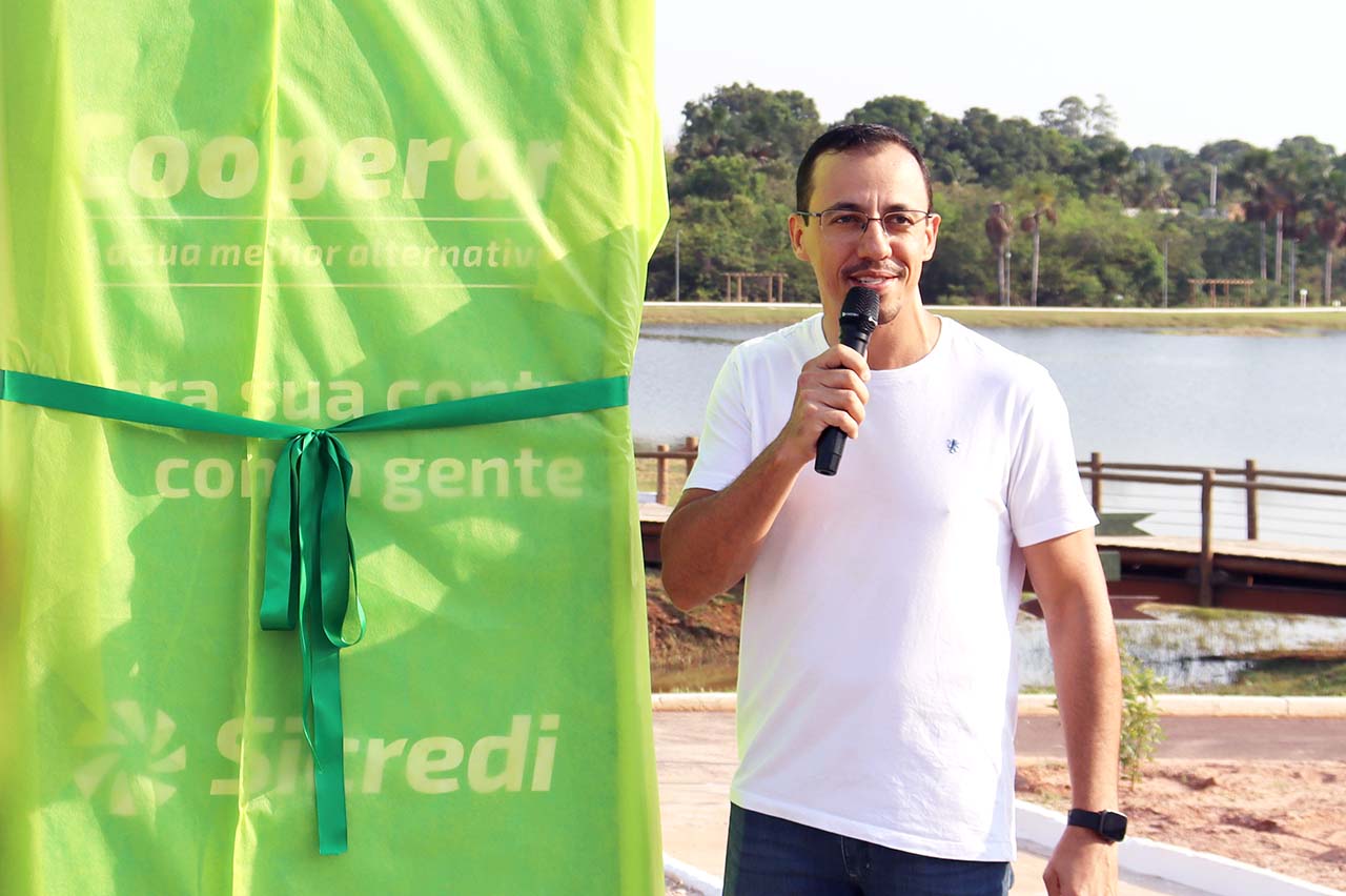 Photo of Sicredi Araxingu inaugura estação de hidratação na lagoa dos Buritis em Água Boa