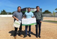 Photo of Presidente da Sicredi Araxingu visita Alto Boa Vista/MT e entrega cheque de 24 mil a associado