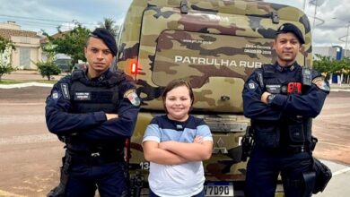 Photo of Criança que sonha em ser policial visita unidade da Polícia Militar em Querência