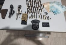 Photo of PM prende homem por ameaçar companheira e apreende armas e 141 munições