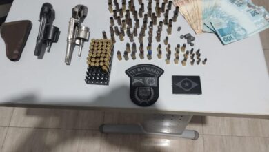Photo of PM prende homem por ameaçar companheira e apreende armas e 141 munições